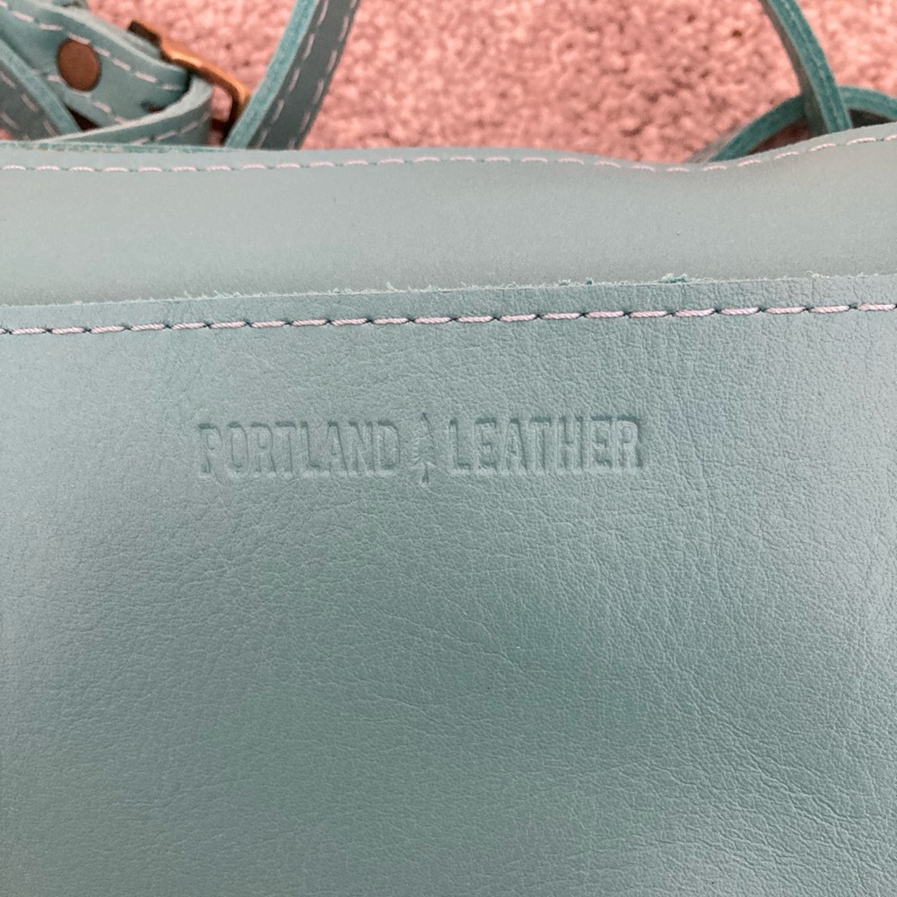 NWOT PLG Portland Leather’s Goods Large Poppy Crossbody Purse Optical Blue Bag - Picture 8 of 11